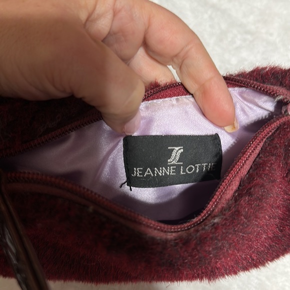 Cute little fuzzy bag - Picture 2 of 2